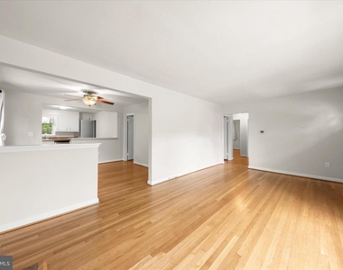 877 N Nottingham Street N - Photo Thumbnail 4