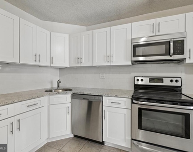 241 S 6th Street - Photo Thumbnail 11