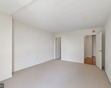 241 S 6th Street - Photo Thumbnail 14