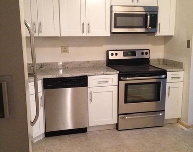 241 S 6th Street - Photo Thumbnail 3