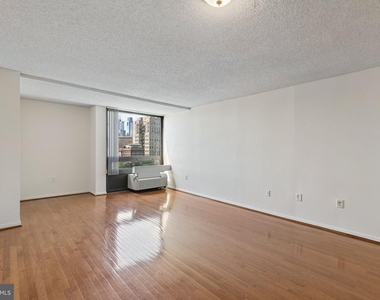 241 S 6th Street - Photo Thumbnail 6