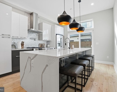 1514 S Bambrey Street - Photo Thumbnail 6