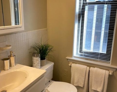 135 S 19th Street - Photo Thumbnail 5