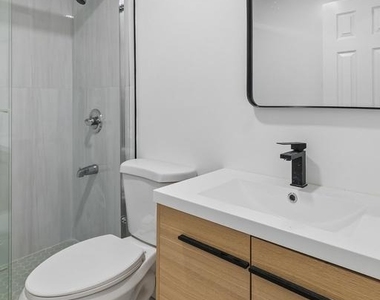 1225 Spruce Street - Photo Thumbnail 27