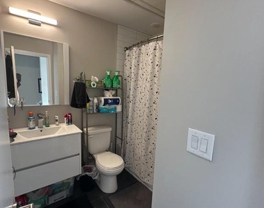 1210 N Taylor Street - Photo Thumbnail 8
