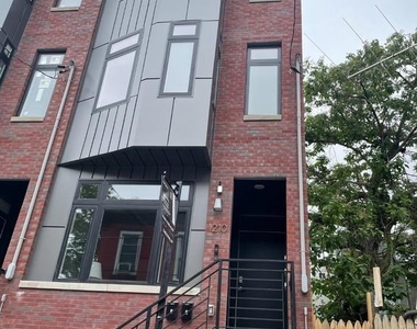 1210 N Taylor Street - Photo Thumbnail 1