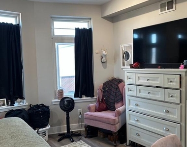 1210 N Taylor Street - Photo Thumbnail 19