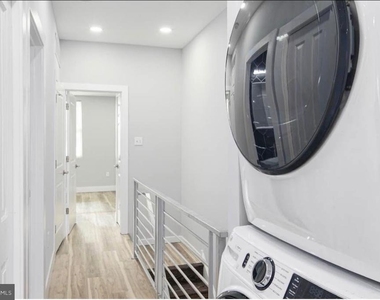 23 E Silver Street - Photo Thumbnail 7