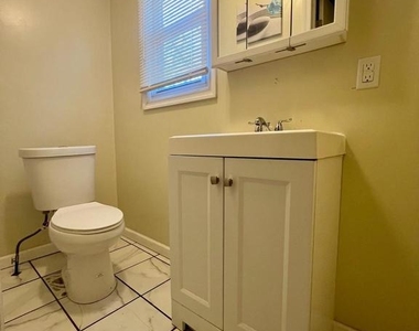 7275 Saybrook Avenue - Photo Thumbnail 5