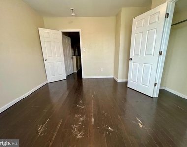7275 Saybrook Avenue - Photo Thumbnail 12