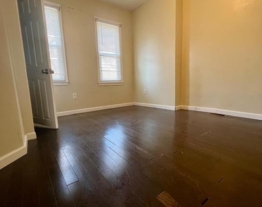 7275 Saybrook Avenue - Photo Thumbnail 7