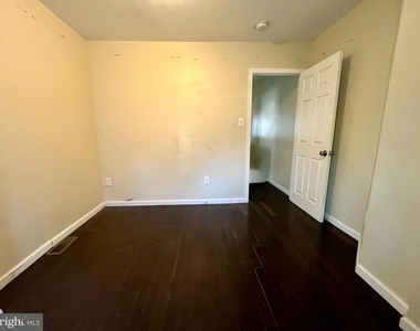 7275 Saybrook Avenue - Photo Thumbnail 9