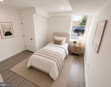 2614 N 7th Street - Photo Thumbnail 4