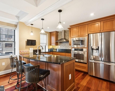 1701 Locust Street - Photo Thumbnail 6