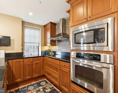1701 Locust Street - Photo Thumbnail 7