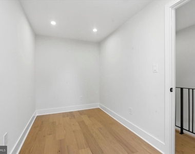 1510 S Capitol Street - Photo Thumbnail 10