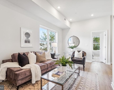 1330 S Patton Street - Photo Thumbnail 10