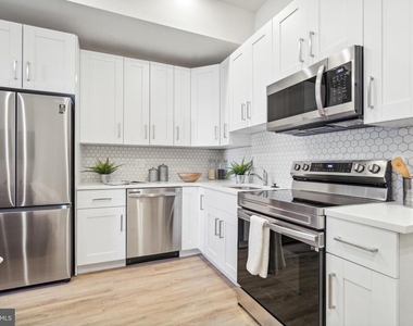 1330 S Patton Street - Photo Thumbnail 2