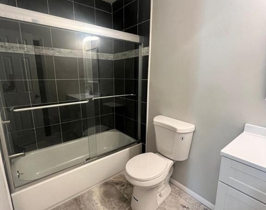 611 Old Elm - Photo Thumbnail 5