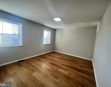 611 Old Elm - Photo Thumbnail 2