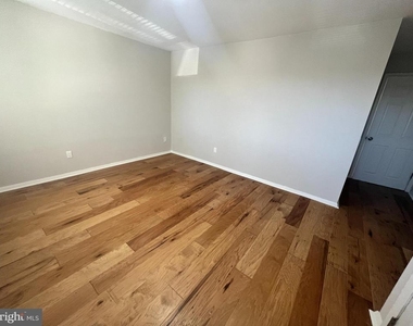 611 Old Elm - Photo Thumbnail 3