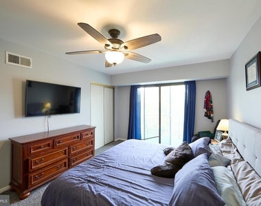 242 Summit House - Photo Thumbnail 17
