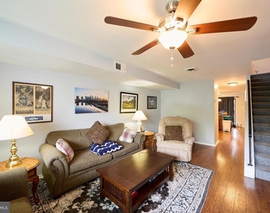 242 Summit House - Photo Thumbnail 6