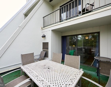 242 Summit House - Photo Thumbnail 8