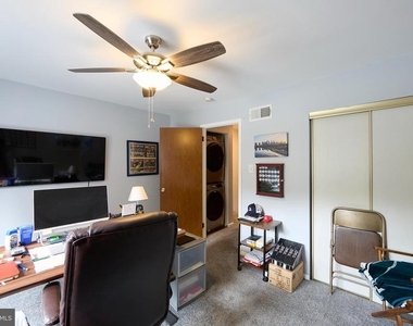 242 Summit House - Photo Thumbnail 10