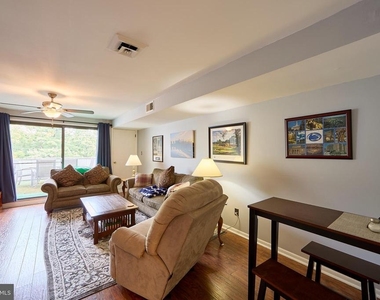 242 Summit House - Photo Thumbnail 4