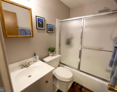 242 Summit House - Photo Thumbnail 13