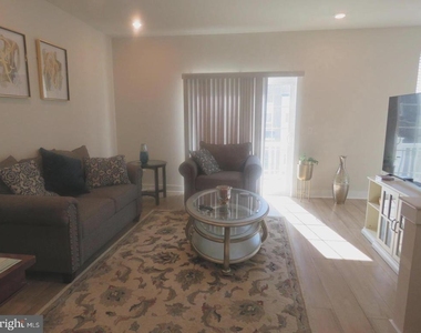 139 Easton Street - Photo Thumbnail 3