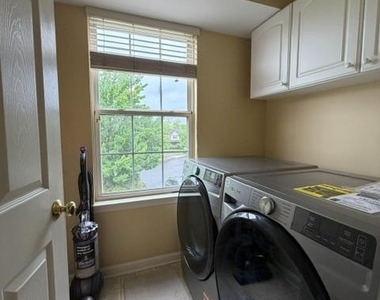 108 Parkside Drive - Photo Thumbnail 29