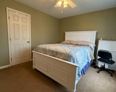 108 Parkside Drive - Photo Thumbnail 26