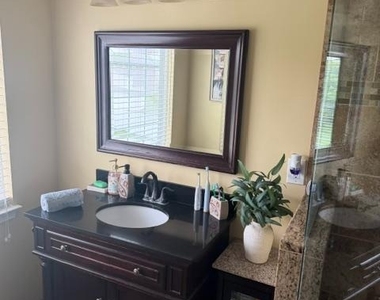 108 Parkside Drive - Photo Thumbnail 20