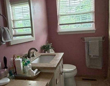 108 Parkside Drive - Photo Thumbnail 22