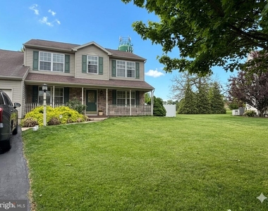 108 Parkside Drive - Photo Thumbnail 1