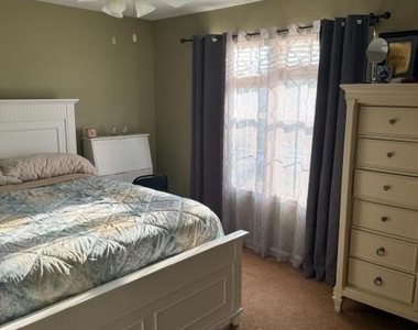 108 Parkside Drive - Photo Thumbnail 28