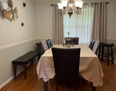 108 Parkside Drive - Photo Thumbnail 8