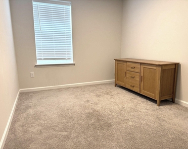 173 Mazzeo Drive - Photo Thumbnail 8