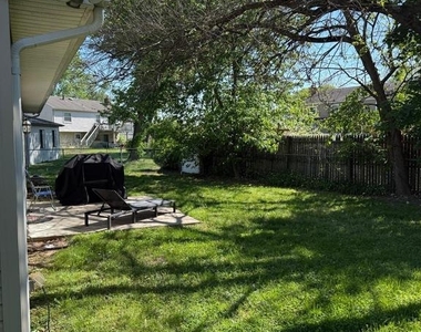913 Hampton Way - Photo Thumbnail 18