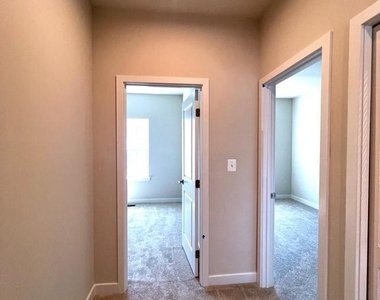 10913 Blanton Way - Photo Thumbnail 23