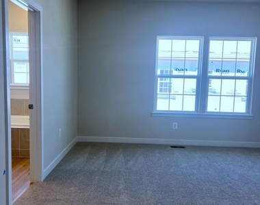 10913 Blanton Way - Photo Thumbnail 13