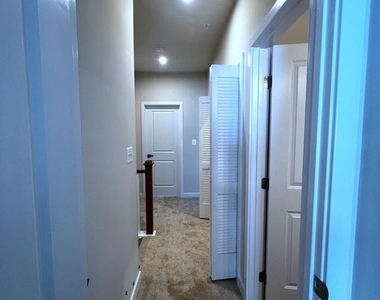 10913 Blanton Way - Photo Thumbnail 25