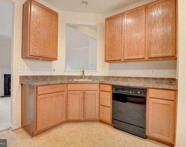 7111 Beissel Court - Photo Thumbnail 14