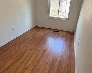 10044 Forest View Place - Photo Thumbnail 4