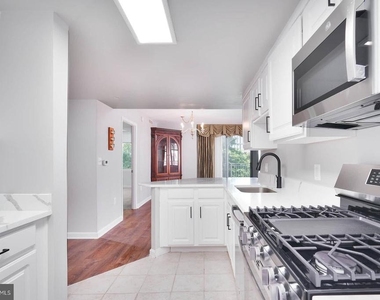 11710 Old Georgetown - Photo Thumbnail 4