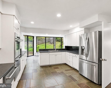 6509 Bradley Boulevard - Photo Thumbnail 9