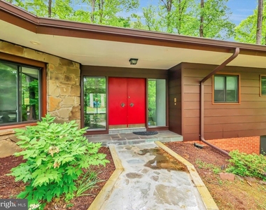 6509 Bradley Boulevard - Photo Thumbnail 4
