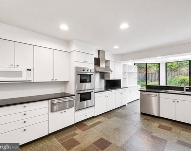 6509 Bradley Boulevard - Photo Thumbnail 8